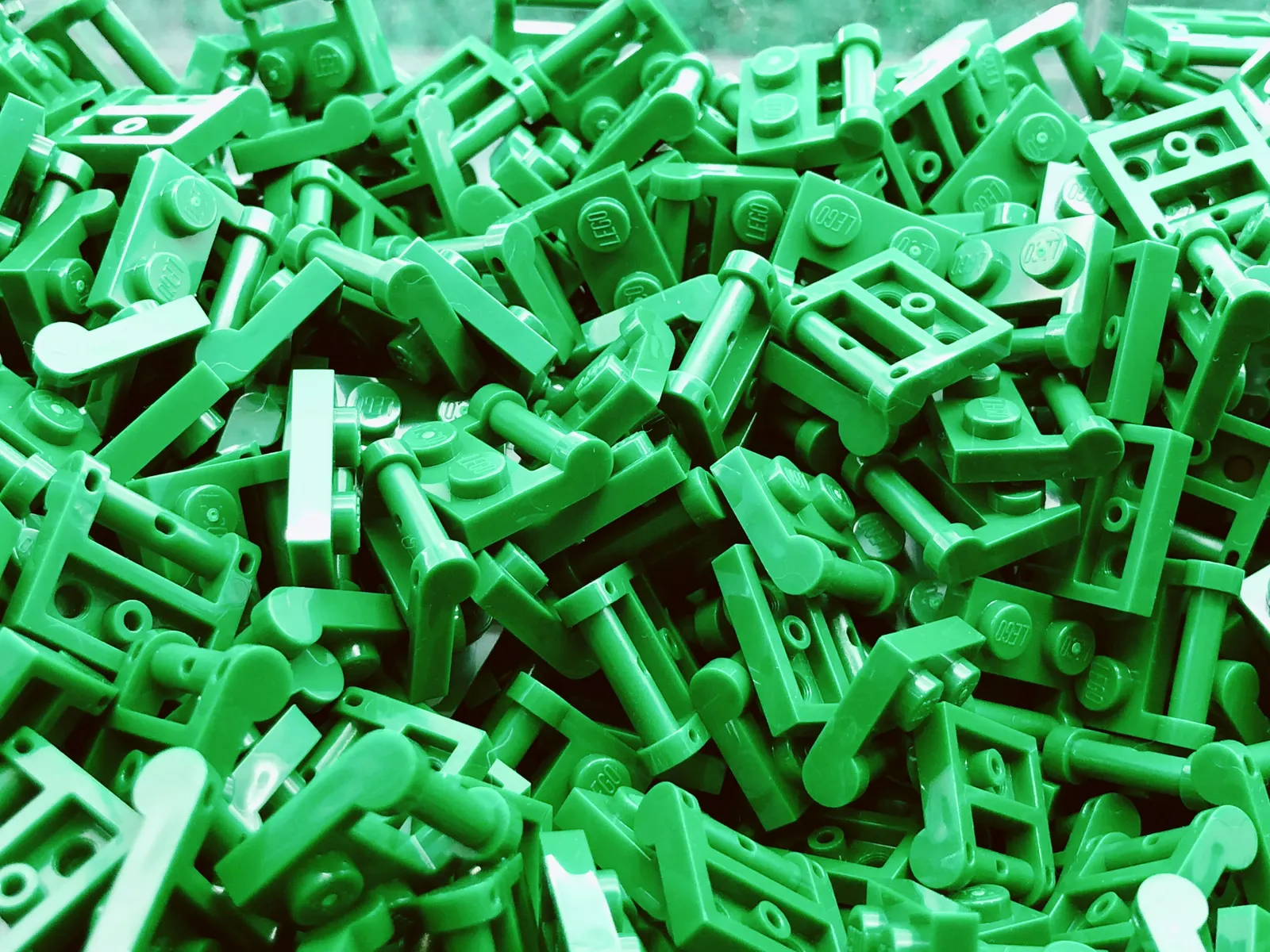 Applications and benefits of plastic injection molding across industries